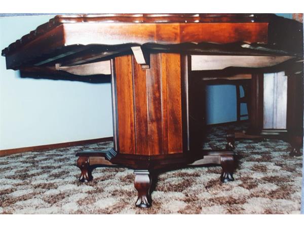 ~/upload/Lots/48386/AdditionalPhotos/g7mpxygta5s26/LOT 12C TABLE Embuia solid wood table 3 x footrests_t600x450.jpg